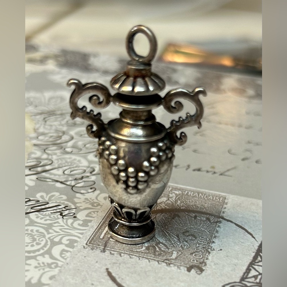 Fantastic vintage STERLING perfume bottle pendant grape motif